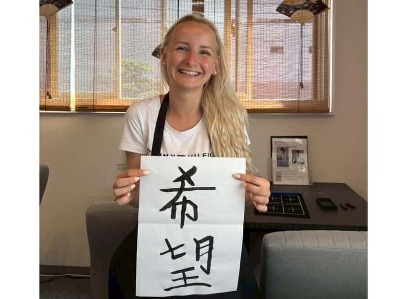 Calligraphy & print your calligraphy on a T-shirt. - Key points at a glance