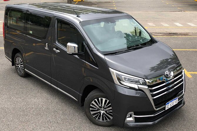 Departure Transfer from Tokyo City to Haneda Airport HND by van - Choosing between the Hiace and Alphard