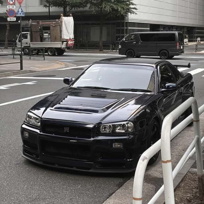 DISCOUNT IN DISCRIPTION: R34 SKYLINE CARMEET AT DAIKOKU - Forty Minutes at Autobacs Shinonome