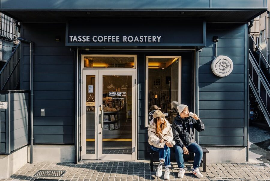 Discover Japanese Coffee Brewing Experience at Tokyo - Siphon brewing brings theater to the table