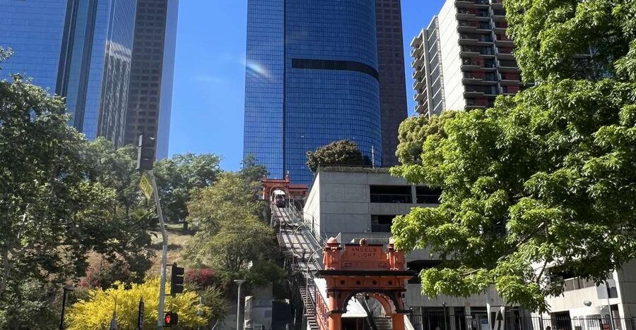 Downtown Los Angeles : Historic district & Little Tokyo - Grand Central Market, a 1917 downtown anchor