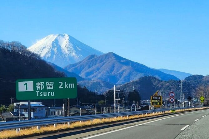 English Guided Mt. Fuji and Lake Kawaguchi Group Tour - Lake Kawaguchiko, lunch, and optional rides