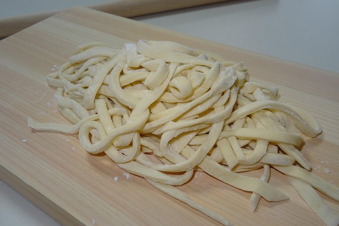 Experience all of Japanese culture and Japanese food experience classes "origami, udon, Japanese food, green tea, calligraphy" in 4 hours - Calligraphy that gives you a personal souvenir