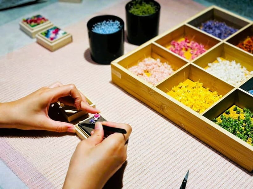 Experience Crafting a Flower-Adorned Mini Japanese Garden - Why the 90-minute pace works