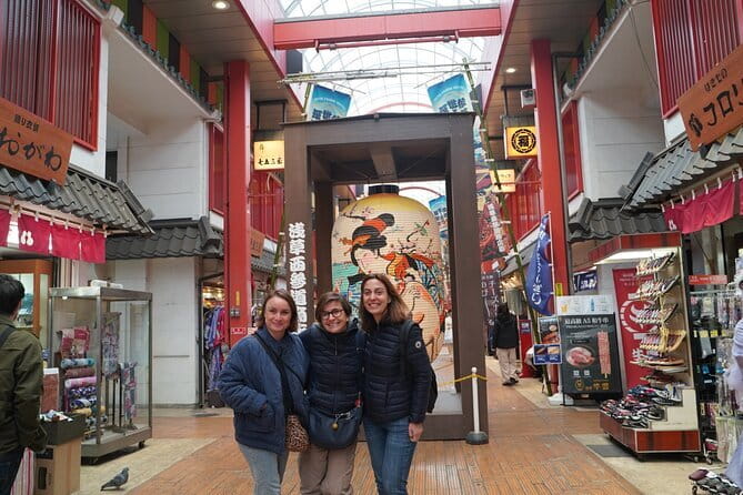 Explore Asakusa's historic landmarks - Walking Nakamise-dori toward Senso-ji