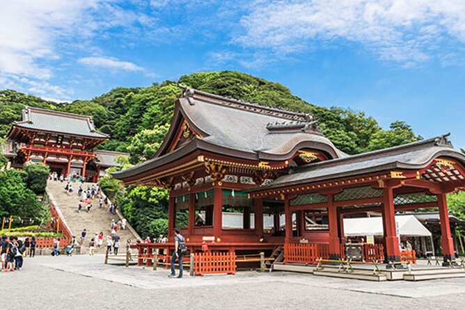 From Tokyo: Kamakura & Enoshima 1-Day Bus Tour - Tsurugaoka Hachimangu and Komachi Street