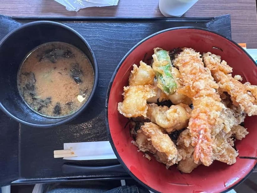 From Tokyo: Kamakura, Great Buddha, and Enoshima Bus Tour - Walking, lunch, and language