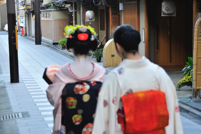 From Tokyo to Kyoto and Nara: A Captivating Full-Day Private Tour - Gion and Kyoto’s old wooden streets