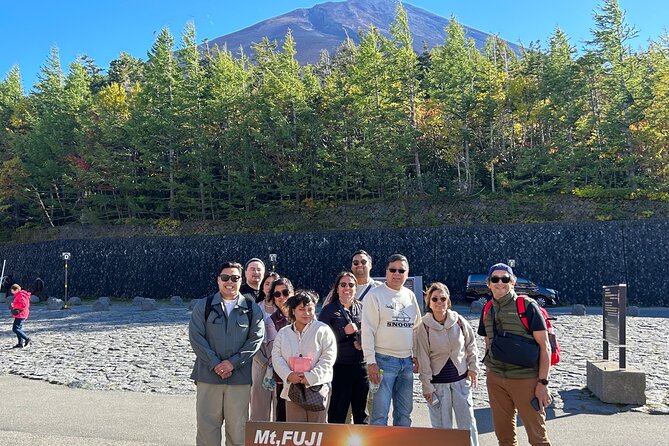 Full Day Mt.Fuji Tour , From/To Tokyo, Yokohama, 2- 12 guests - Oishi Park and the first look at Fuji