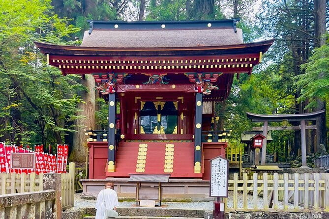 Full Guided Mt. Fuji & Shiba-Sakura Festival One Day Pvt.Tour - Chureito Pagoda and the classic Fuji photograph