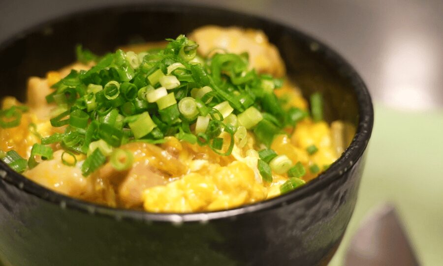 Hidden Gem Food & Drink Night Tour near Roppongi - The first stop: a local izakaya meal