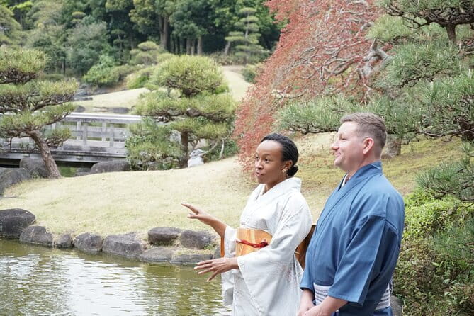 Highlight walking Tokyo tour with National Licensed guide - Meiji Jingu: a quieter view of Shinto