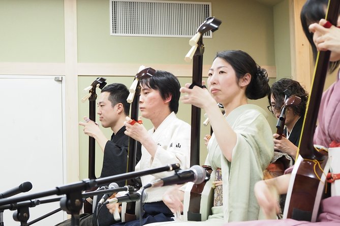 Japanaese tradtional Tsugaru Shamisen music lesson in Tokyo - English Instruction and Other Languages