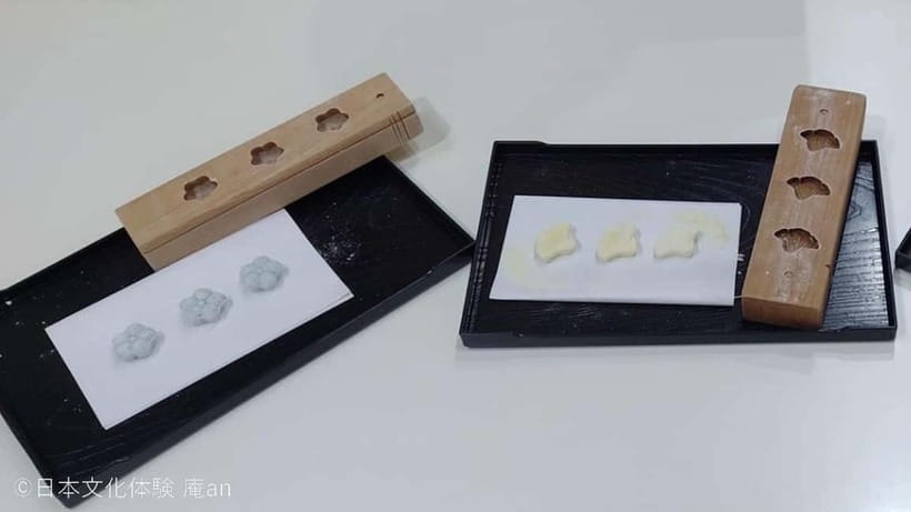 Japanese dried-type Sweets (Ohigashi) making - Choosing a wooden mold and shaping the sugar