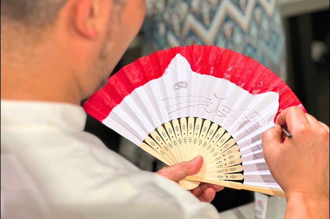 Japanese Fan Painting Workshop ~ in a Tokyo Flower Shop - Choosing the fan that becomes your souvenir