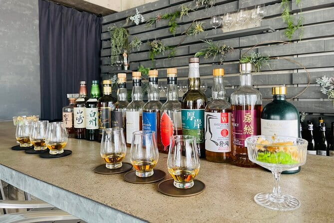 Japanese Whisky Hunting《HIGH-QUALITY-ONLY》Rare Tasting Class - Local snacks make the glasses easier to compare