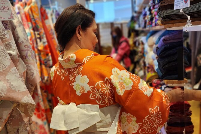 Kimono Tokyo Tour - Ken and Shin favor an easy group atmosphere