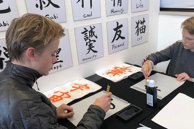 Let's experience calligraphy in YANAKA, Taito-ku, TOKYO !! - What happens during the one-hour class
