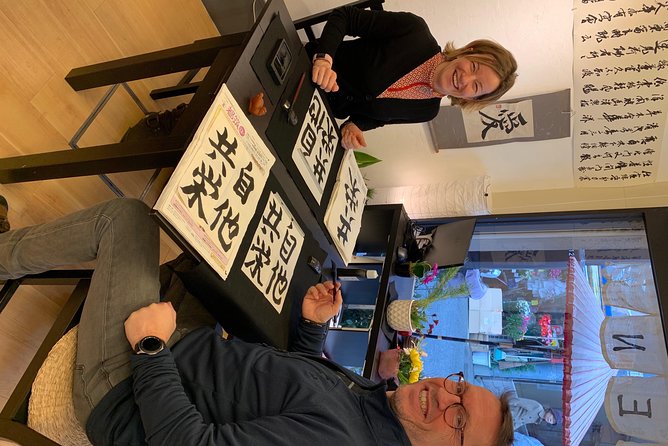 Let's experience calligraphy in YANAKA, Taito-ku, TOKYO !! - The teachers make the difference