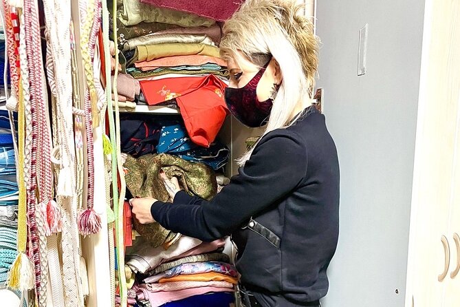 Let's make kimono !(Kimono is a gift for you - Choosing a vintage kimono in Kiba