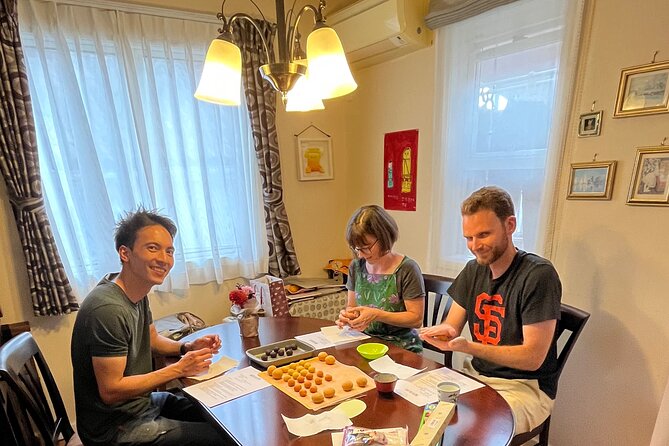 Let's make Wagashi at private home in Yokohama, suburban Tokyo - Five pieces, one with matcha, four for later