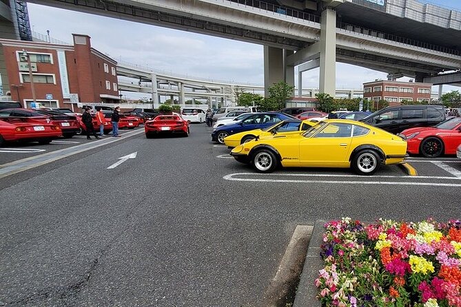 Luxury van Ride to famous car meet up spot Daikoku - Tokyo’s raised highways and the Rainbow Bridge