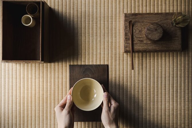 Matcha Kimono Tea Ceremony in Tokyo - Putting on the easy kimono