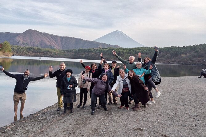 Mount Fuji Escape: A Private Tour - Oshino Hakkai: clear springs at the foot of Fuji