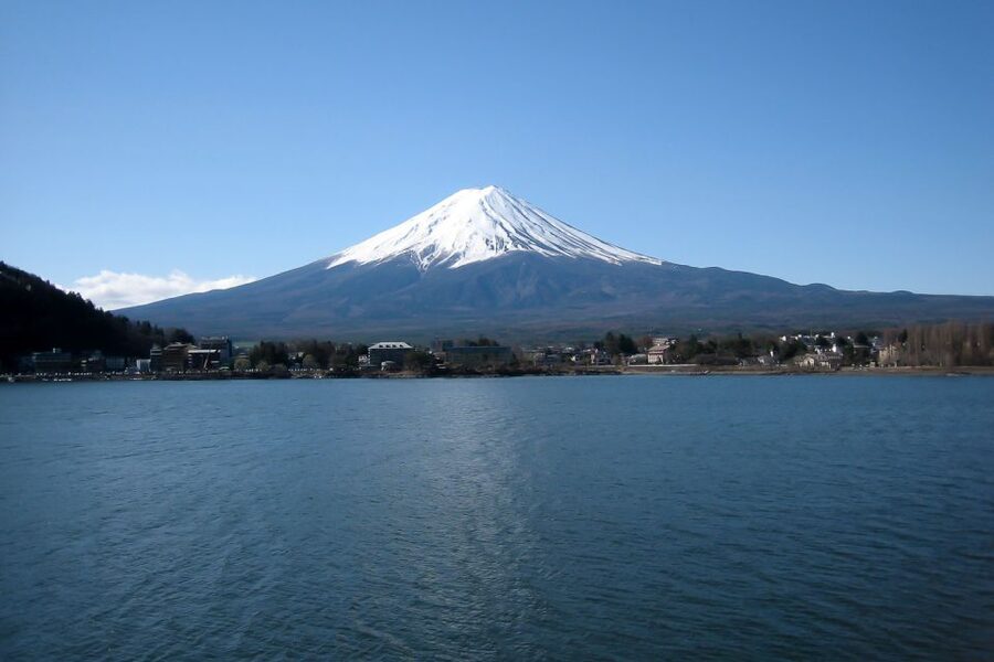 Mount Fuji: Full-Day Tour with Private Van - Oshinohakkai’s eight ponds