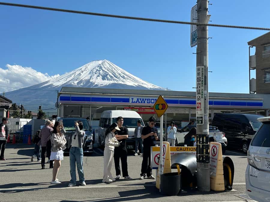 Mount Fuji One Day Private Tour With English Speaking Driver - Honcho Fuji Street and the urban Fuji view