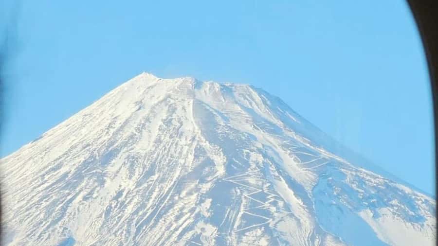 Mount Fuji Private Day Tour customized with English driver - Oshino Hakkai for a smaller-scale Fuji experience