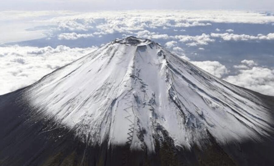 Mount Fuji Sightseeing tour with English speaking guide - Arakura Fuji Sengen Shrine and the classic pagoda view