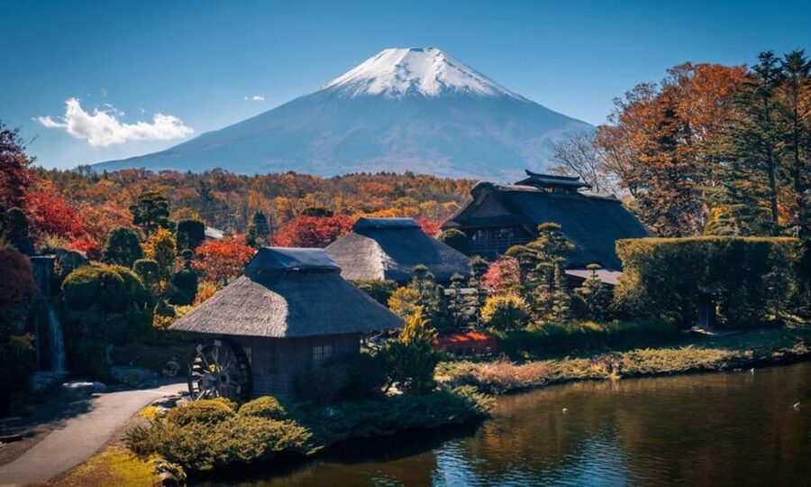 Mount Fuji Trip with English speaking guide ( customizable) - Oshino Hakkai and the pure water of Mount Fuji