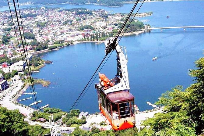 Mt. Fuji Day tour: Kawaguchi Lake Ropeway, Matcha, Oshino Hakkai - The guides can make or break the day