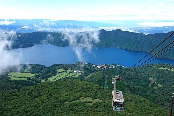 Mt Fuji & Hakone Cruise, Drum Show Bus 1 Day from Tokyo Sta. Area - A short cruise across Lake Ashi