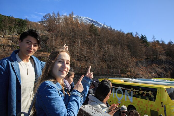 Mt. Fuji & Hakone: Fuji Sengen Shrine, Cruise, and Ramen-Making - Lake Ashi and the Hakone Pirate Ship