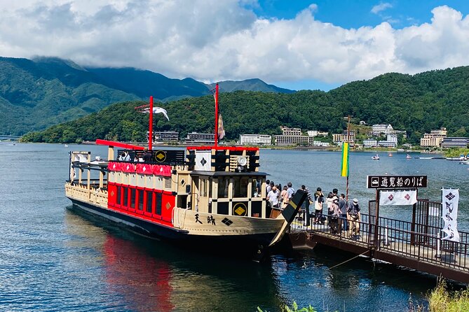 Mt.Fuji Hakone Private Tour with English Speaking Chauffeur - Lake Kawaguchiko and time by the water
