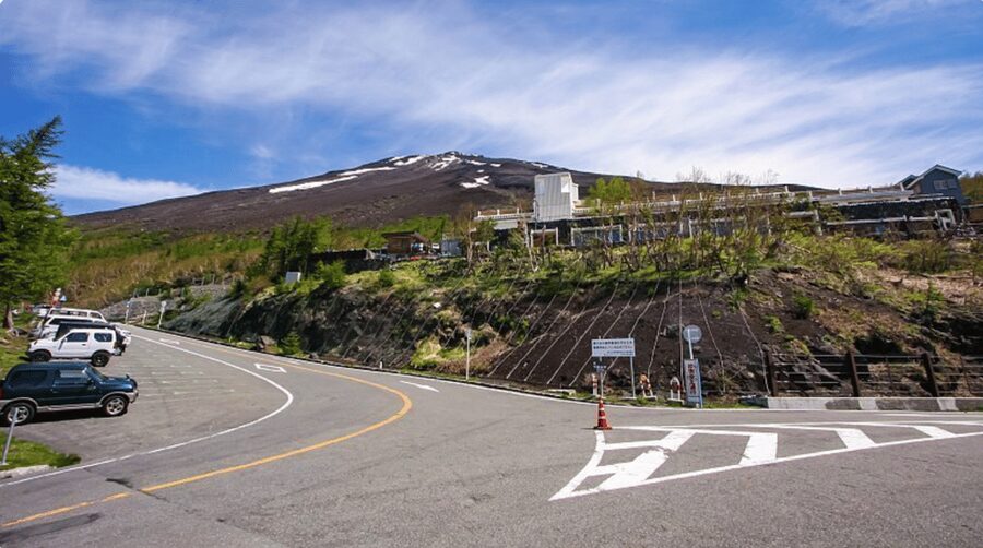 Mt Fuji & Hakone: Sightseeing Private Day Tour with Guide - Arakura Sengen Shrine and the Chureito Pagoda view