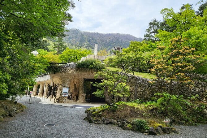 Mt. Fuji Private Car Tour from Tokyo - Lake Kawaguchi at Oishi Park and Hana Terrace