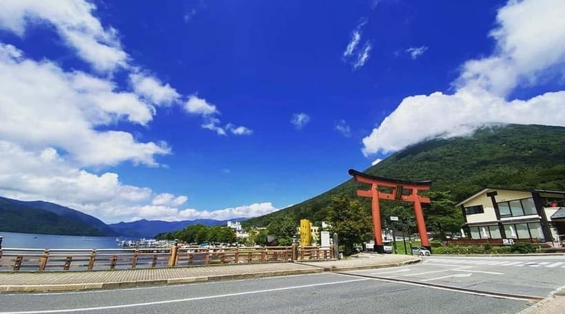 Mt. Fuji Private Tour With Hotel Pick Up From Tokyo - Chureito Pagoda and the Classic Fuji View