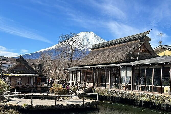 Muslim Friendly Mount Fuji Tour with English Speaking Guide - Arakurayama Sengen Park and the Chureito Pagoda view