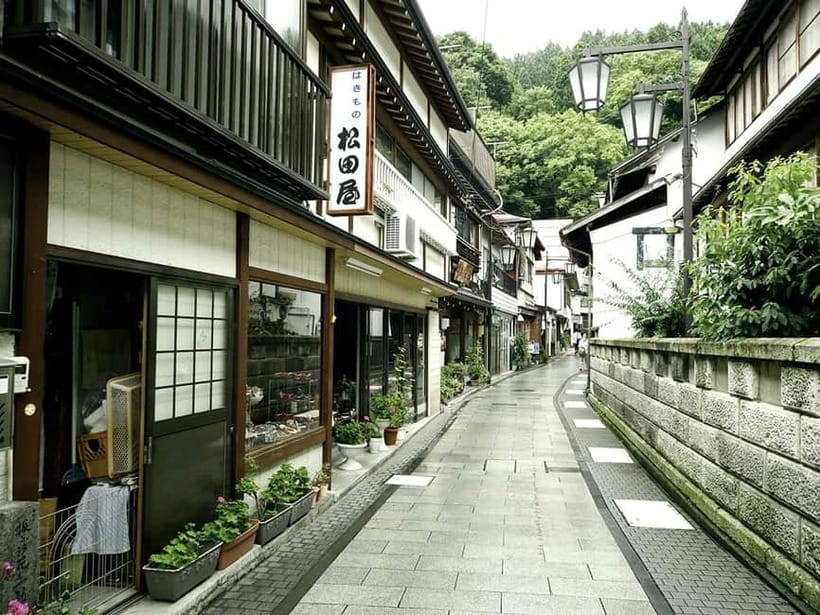 Nagano & Tokyo: Snow Monkey & Zenkoji Temple Private Tour - Timing, weather, and the pace of the route