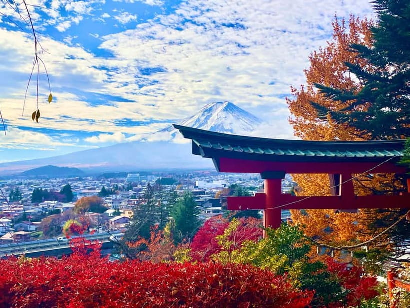 Private 2-Day Tour: Mt Fuji Hakone & Kamakura + Onsen Ryokan - Arakura Sengen Shrine and the famous pagoda view