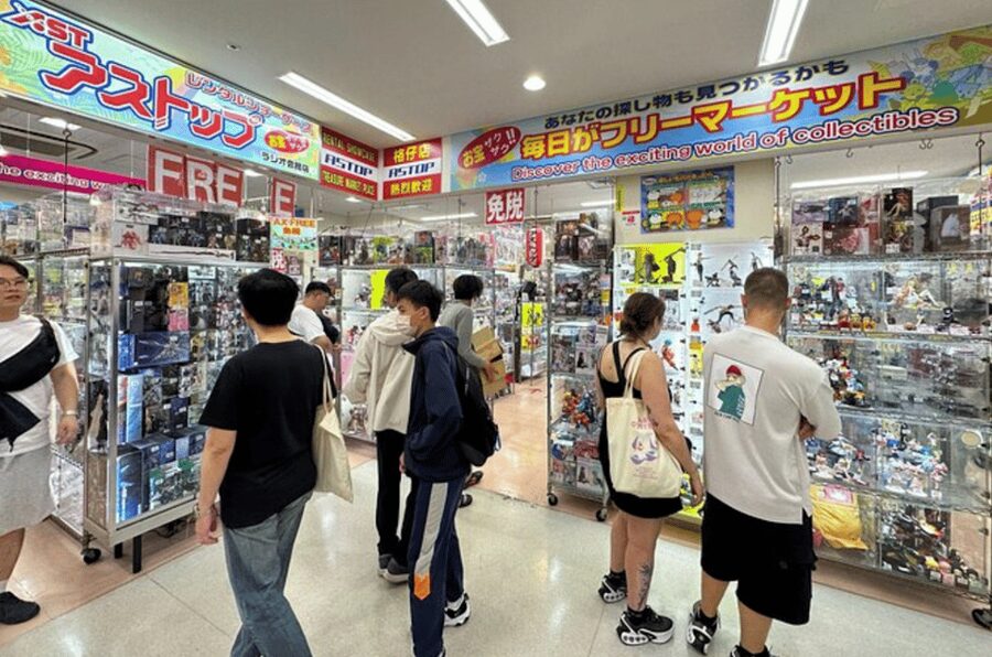 Private Akihabara Anime Game Maid Cafe Tour w/ free pickup - Why a private Akihabara tour can make sense