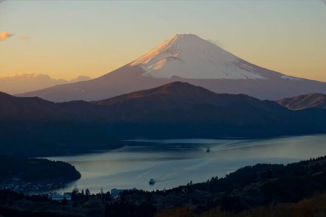 Private Car for Mt. Fuji 5th Station and more (customizable) - A long Fuji day without changing trains