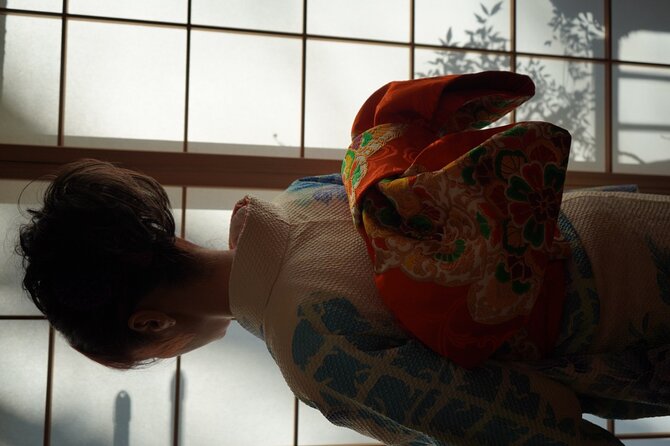 Private Kimono and tea ceremony at local home near Tokyo Disney - Wearing a formal Japanese silk kimono
