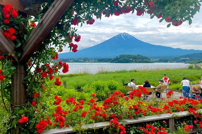 Private Mount Fuji Tours with Car Pickup from Tokyo - Kitaguchi Hongu Fuji Sengen Jinja Shrine