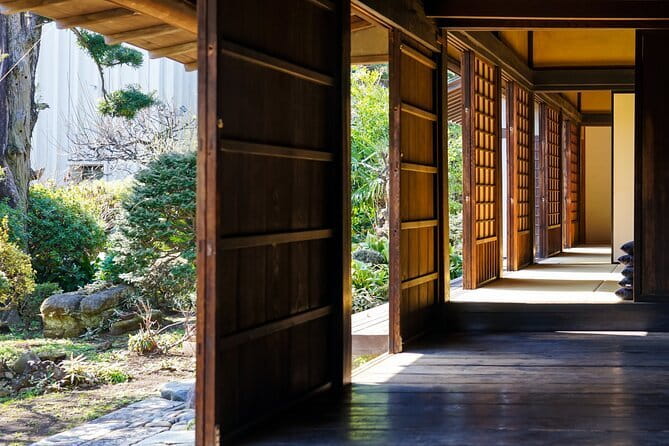 Private Tour - Thousands of lucky cats! Go by tram, Gotokuji Tour - Why the Gotokuji route is worth your afternoon