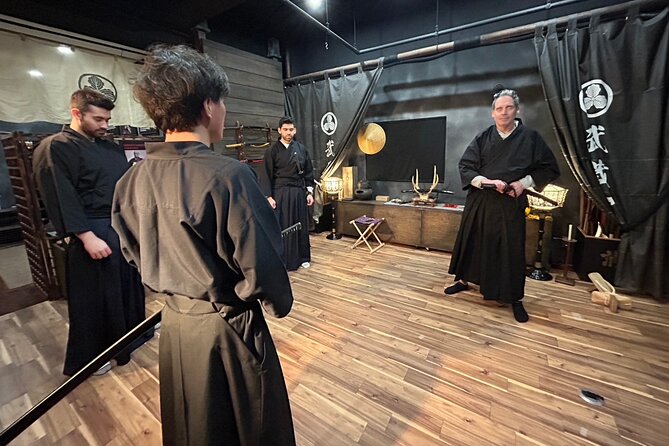Real Samurai & Ninja Experience in Tokyo, 90‑Min Hands‑On Session - Shuriken throwing and shinobi tools