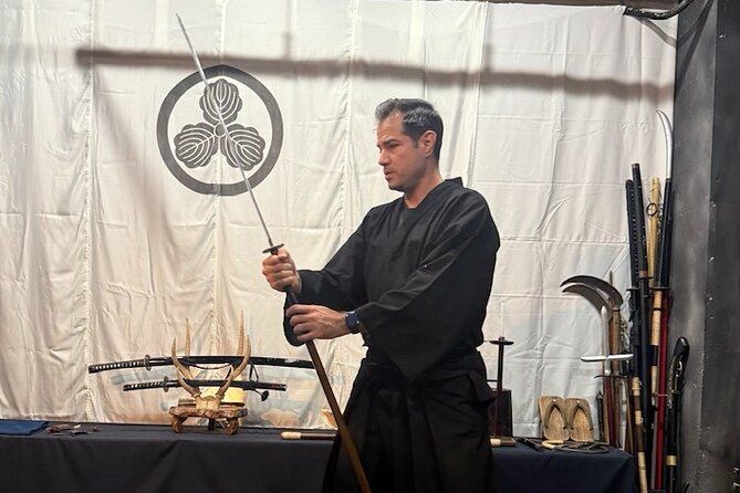 Real Samurai & Ninja Experience in Tokyo, 90‑Min Hands‑On Session - Learning the Namba walk and stealth steps